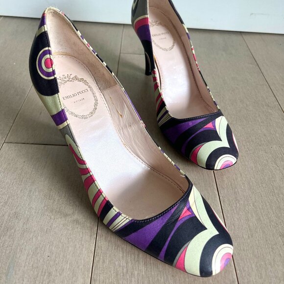 Emilio Pucci Pattern Heels - Picture 5 of 14